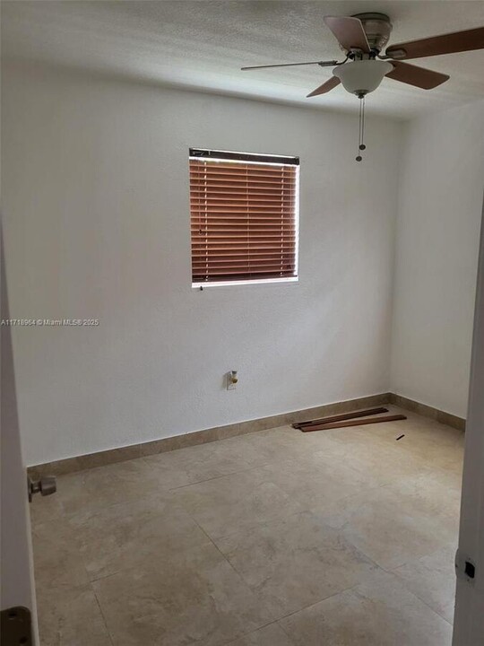 1230 N 70th Terrace in Hollywood, FL - Building Photo