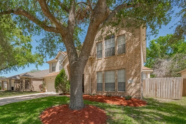 1523 Brook Grove Dr