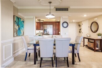 17 Bluebill Ave in Naples, FL - Building Photo - Building Photo