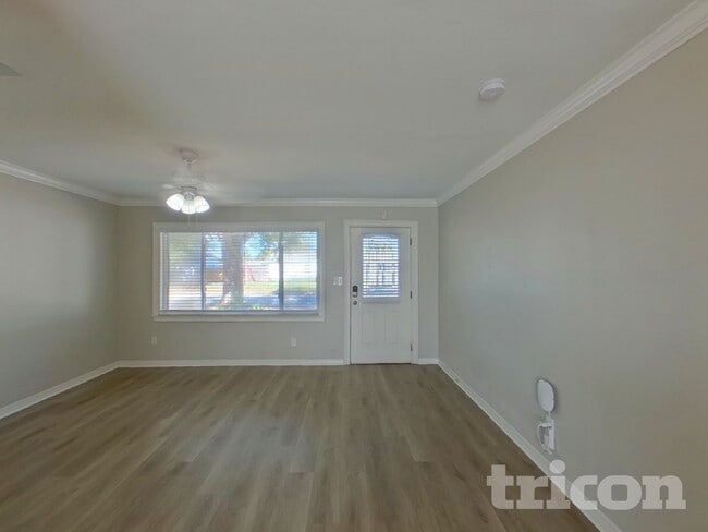 3210 W Tyson Ave in Tampa, FL - Building Photo - Building Photo