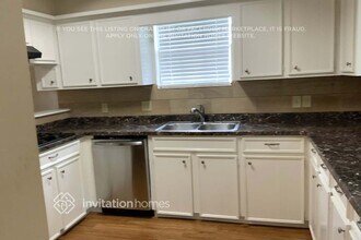 527 Shealy St in Webster, TX - Foto de edificio - Building Photo