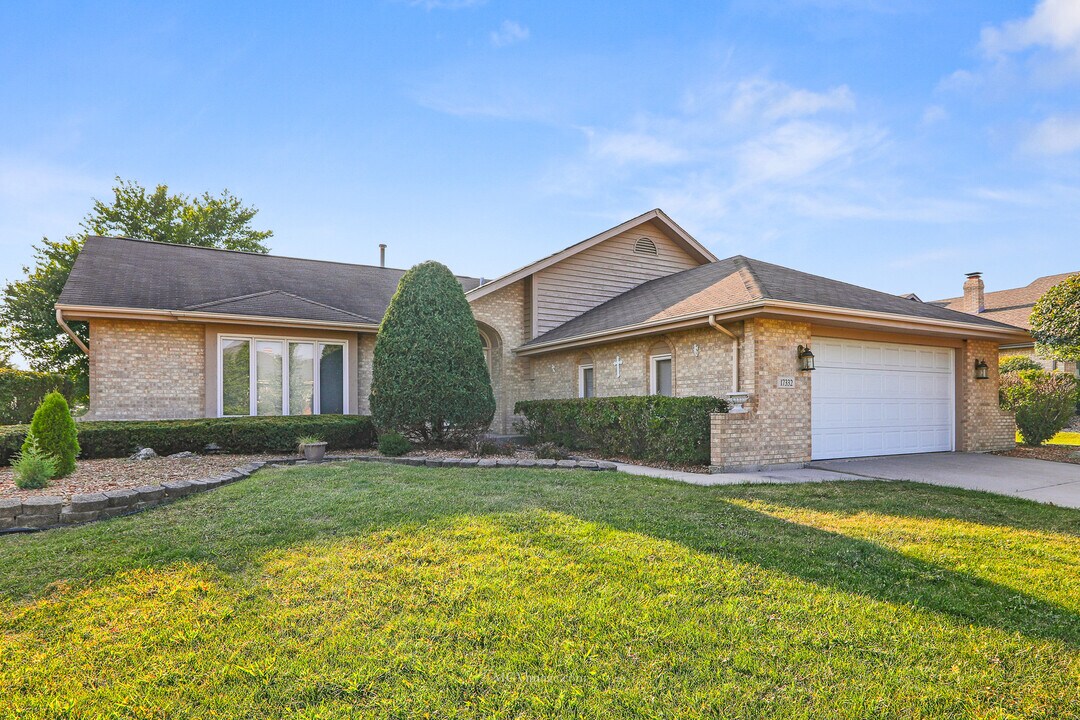 17332 Grange Dr in Orland Park, IL - Building Photo