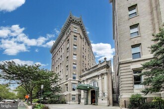 2022 Columbia Rd NW in Washington, DC - Building Photo - Building Photo