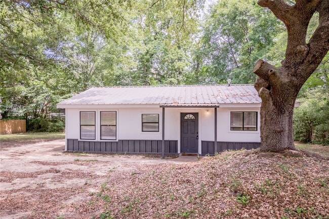 property at 3141 Old Houston Rd