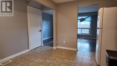 25-25 Linfield Dr in St Catharines, ON - Building Photo - Building Photo