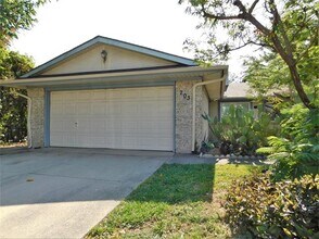 203 Wildfire Dr in Lewisville, TX - Building Photo - Building Photo