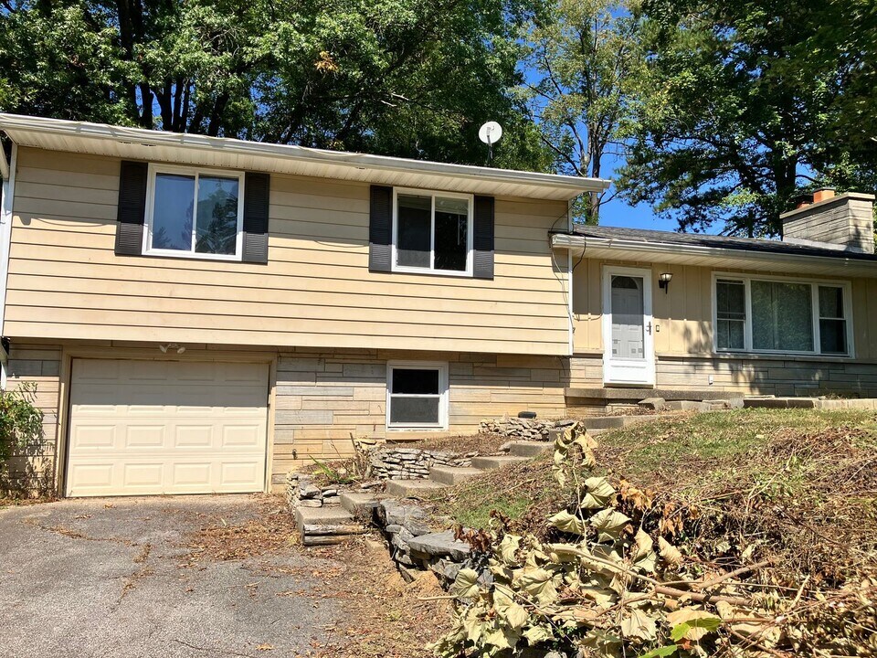 3607 E Morningside Dr in Bloomington, IN - Building Photo