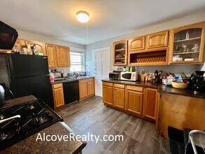 37 Sterling St, Unit 2 in Somerville, MA - Building Photo - Building Photo
