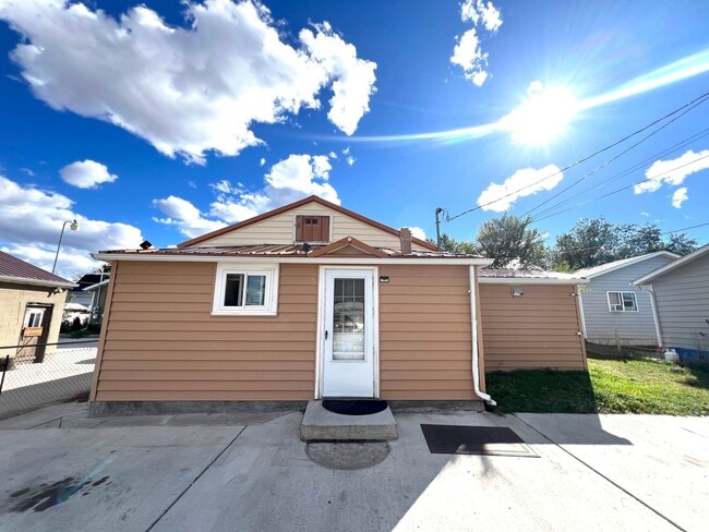 property at 1310 Poplar St