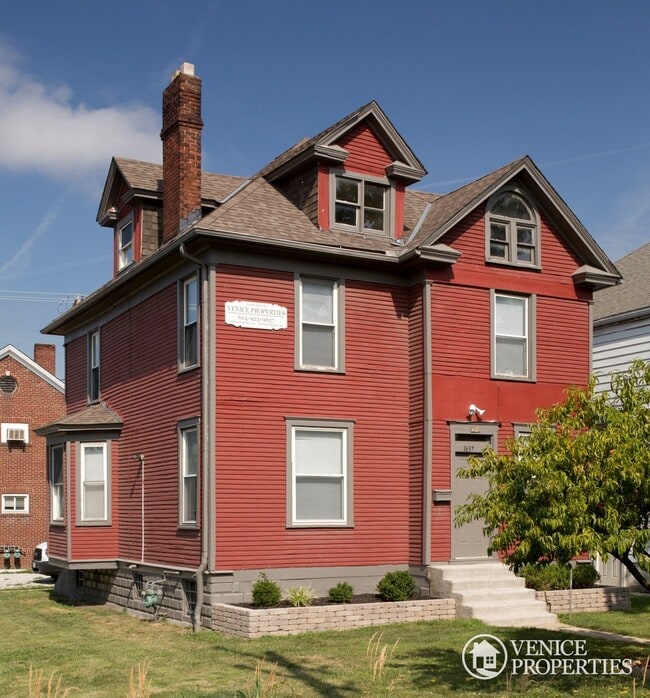 property at 1637 N 4th St