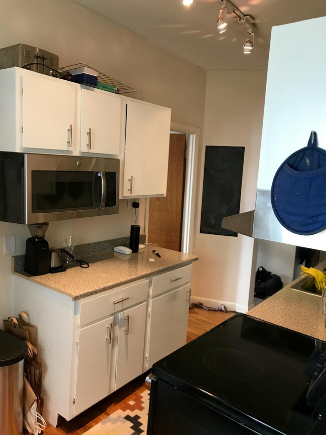 5 Calvin St, Unit 1T in Somerville, MA - Building Photo - Building Photo