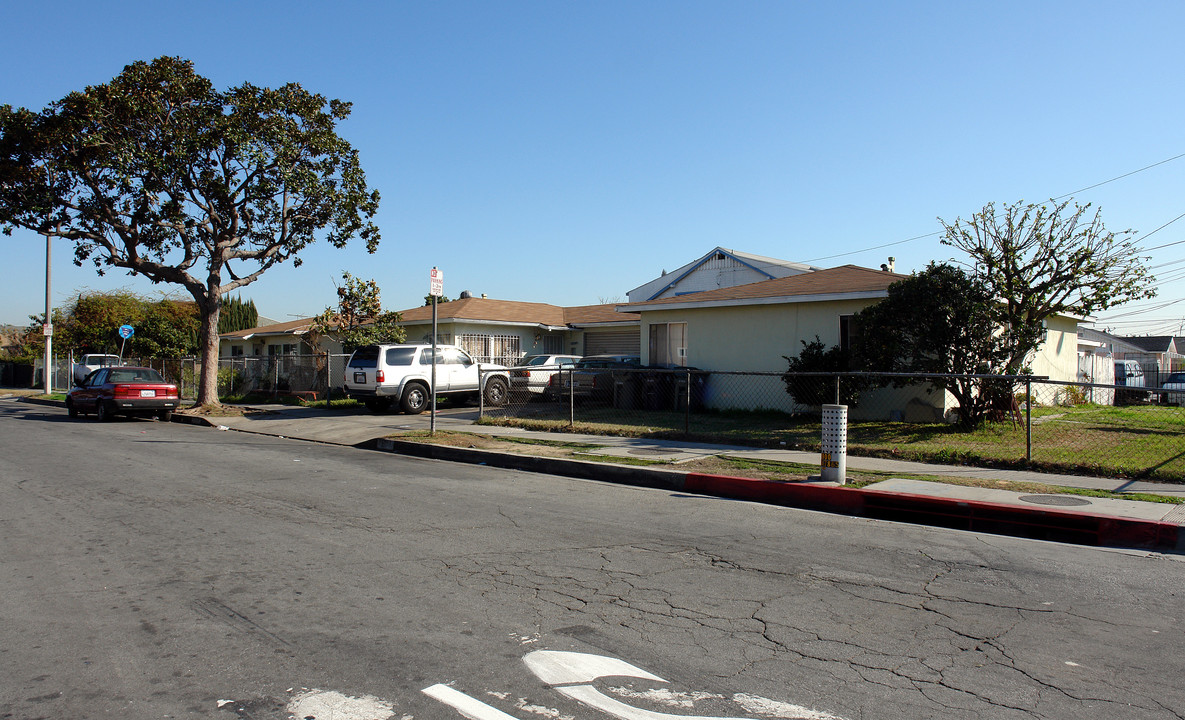 10726 Condon Ave in Inglewood, CA - Building Photo