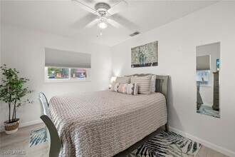 102 SE 40th St in Cape Coral, FL - Foto de edificio - Building Photo