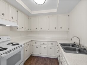 Foothills Apartments in San Jose, CA - Building Photo - Interior Photo