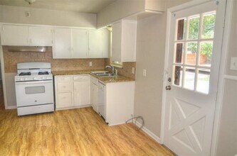 2434 Dunloe Dr in Dallas, TX - Building Photo - Building Photo