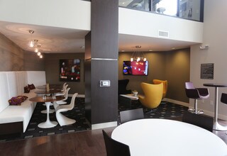 Camden Glendale in Glendale, CA - Building Photo - Interior Photo