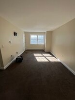 46 Turnpike St, Unit 2 in Allenstown, NH - Building Photo