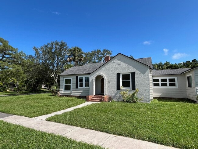 property at 115 Oglethorpe Blvd