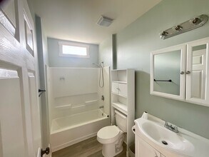 128 E Waldburg St, Unit 128 E. Waldburg in Savannah, GA - Building Photo - Building Photo