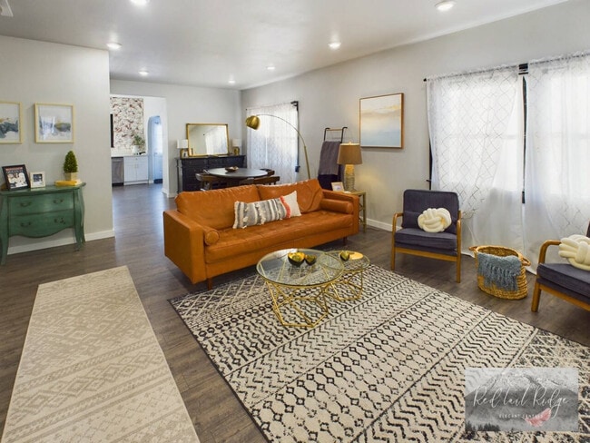 132 SE 7th Ave