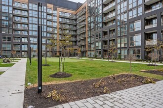 2343 Khalsa Gate in Oakville, ON - Building Photo - Building Photo