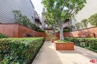 248 W Loraine St in Glendale, CA - Building Photo - Building Photo