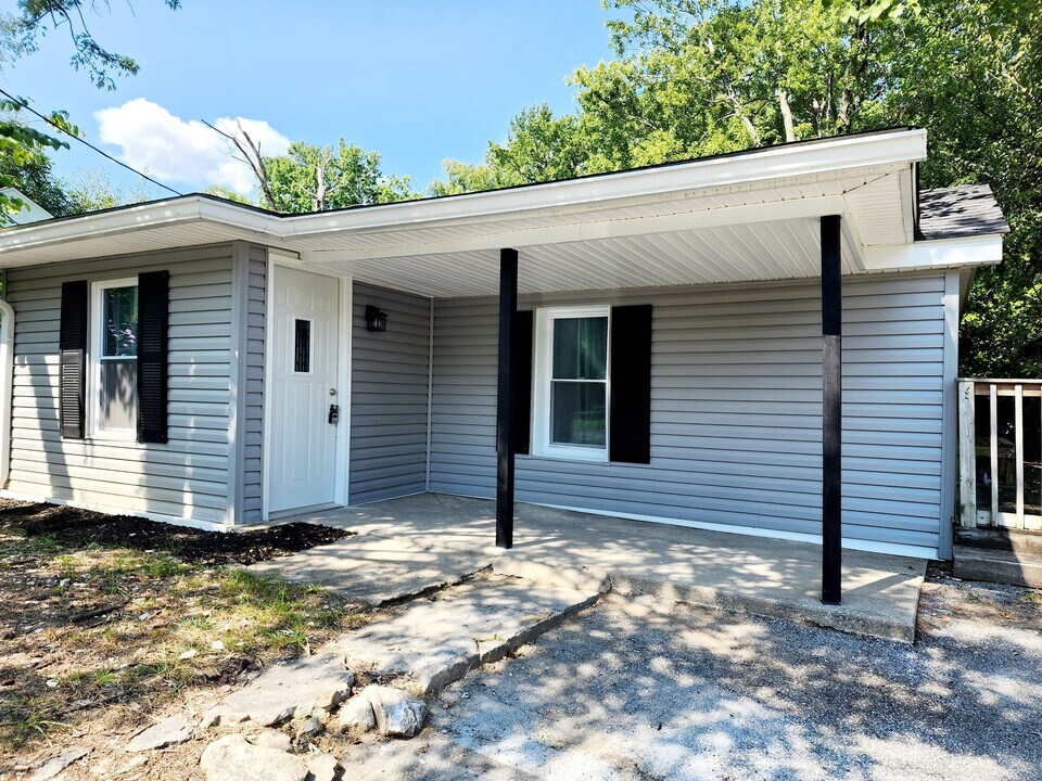 213 Starlight Dr in Clarksville, IN - Building Photo