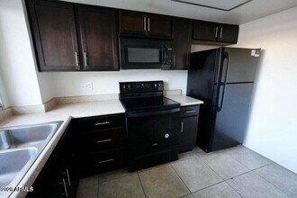 3320 S Juniper St in Tempe, AZ - Building Photo - Building Photo