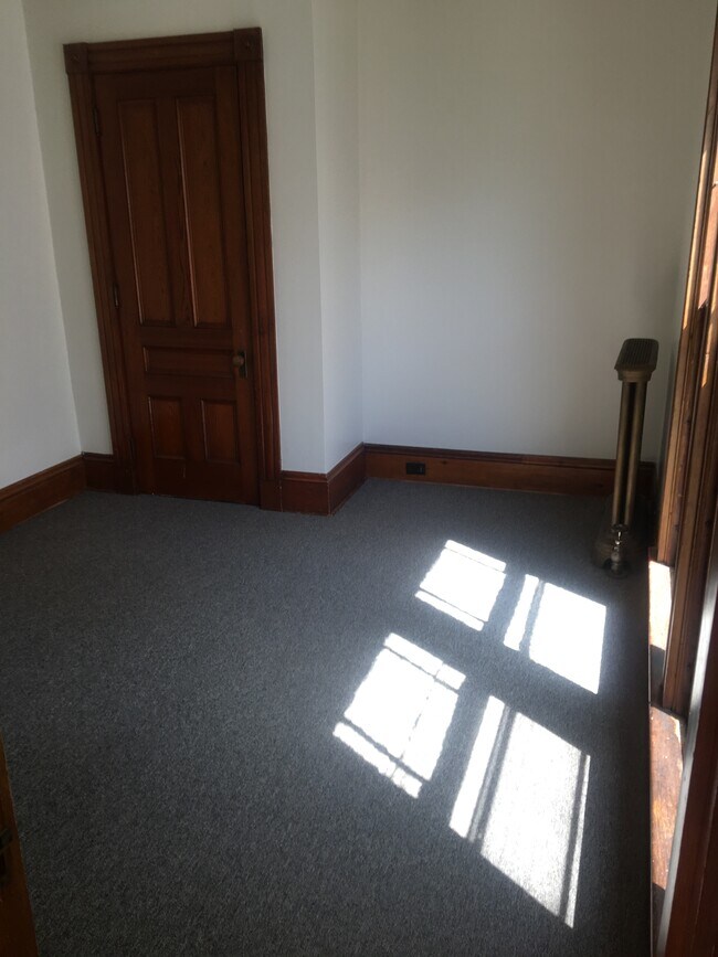 337 1/2 Pearl St, Unit #2 in Burlington, VT - Building Photo - Building Photo
