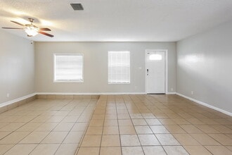 621 SW 83rd Ave in North Lauderdale, FL - Building Photo - Building Photo