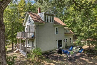 172 Center St in Wolfeboro, NH - Building Photo - Building Photo