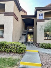 231 W Horizon Ridge Pkwy in Henderson, NV - Building Photo - Building Photo