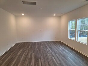 528 Venetian Dr in Sanford, NC - Building Photo - Building Photo