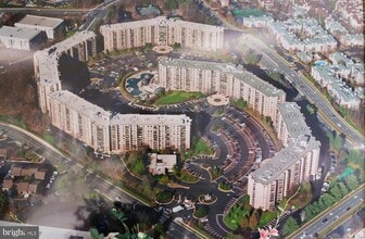 8350 Greensboro Dr in McLean, VA - Building Photo - Building Photo