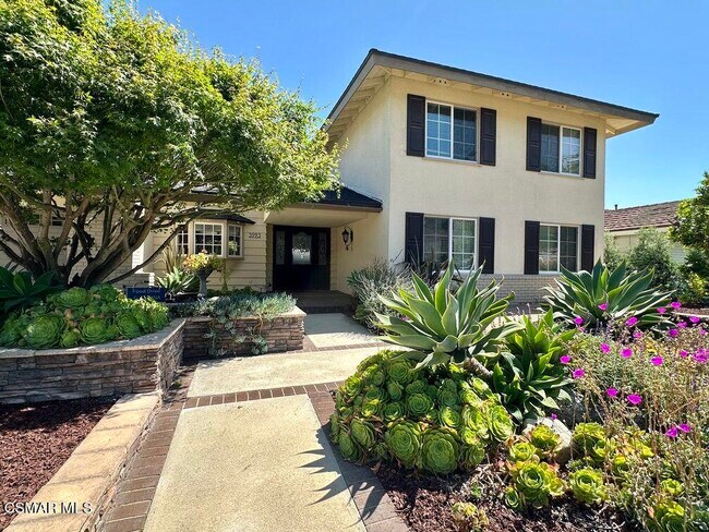 3993 Verde Vista Dr in Thousand Oaks, CA - Foto de edificio - Building Photo