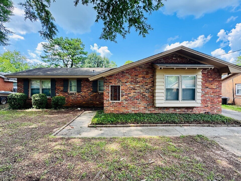 5755 Roxboro Dr in Montgomery, AL - Foto de edificio