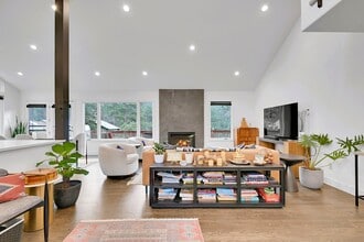 28384 Kinnikinick Rd in Evergreen, CO - Building Photo - Building Photo