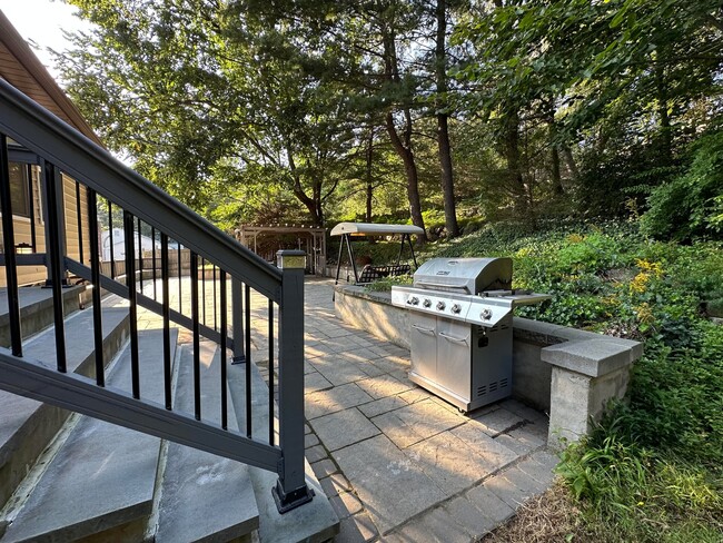35 Glen Cir, Unit 1 in Waltham, MA - Building Photo - Building Photo