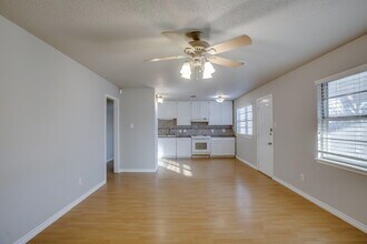 5421 49th St in Lubbock, TX - Foto de edificio - Building Photo