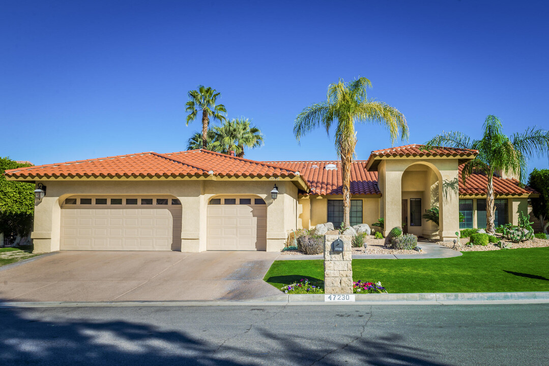 47230 Golden Bush Ct in Palm Desert, CA - Building Photo