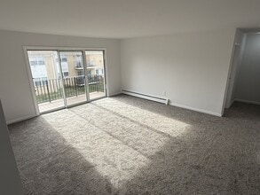 Continental Gardens in Ocean, NJ - Foto de edificio - Building Photo