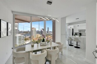 300 S Pointe Dr, Unit 2606 in Miami Beach, FL - Building Photo - Building Photo