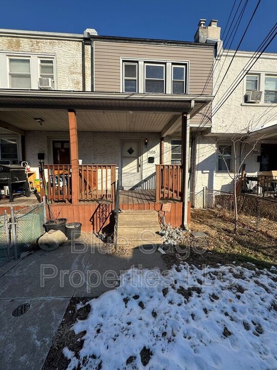 7105 Atlantic Ave in Upper Darby, PA - Building Photo