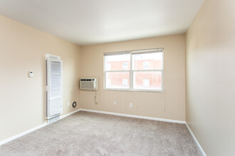 King Avenue in Columbus, OH - Building Photo - Interior Photo