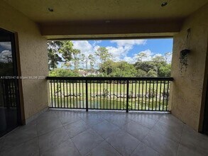 5721 Riverside Dr in Coral Springs, FL - Building Photo - Building Photo