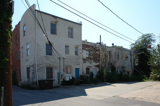 1044 H St in Lincoln, NE - Foto de edificio - Building Photo