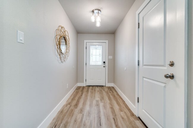 2845 Oakdale St in Dallas, TX - Foto de edificio - Building Photo