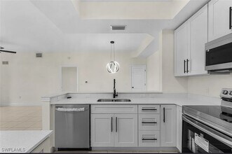 9065 Colby Dr in Ft. Myers, FL - Building Photo - Building Photo