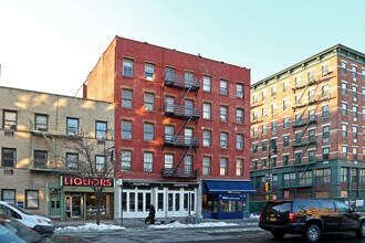 581 Hudson St in New York, NY - Building Photo - Building Photo