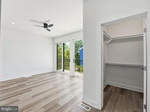 2404 North Capitol St NW in Washington, DC - Foto de edificio - Building Photo